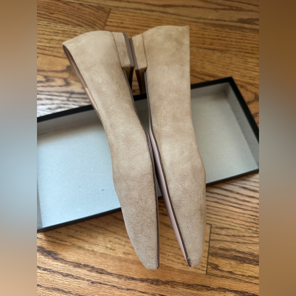 Pointed-toe flats in suede - Picture 8 of 13